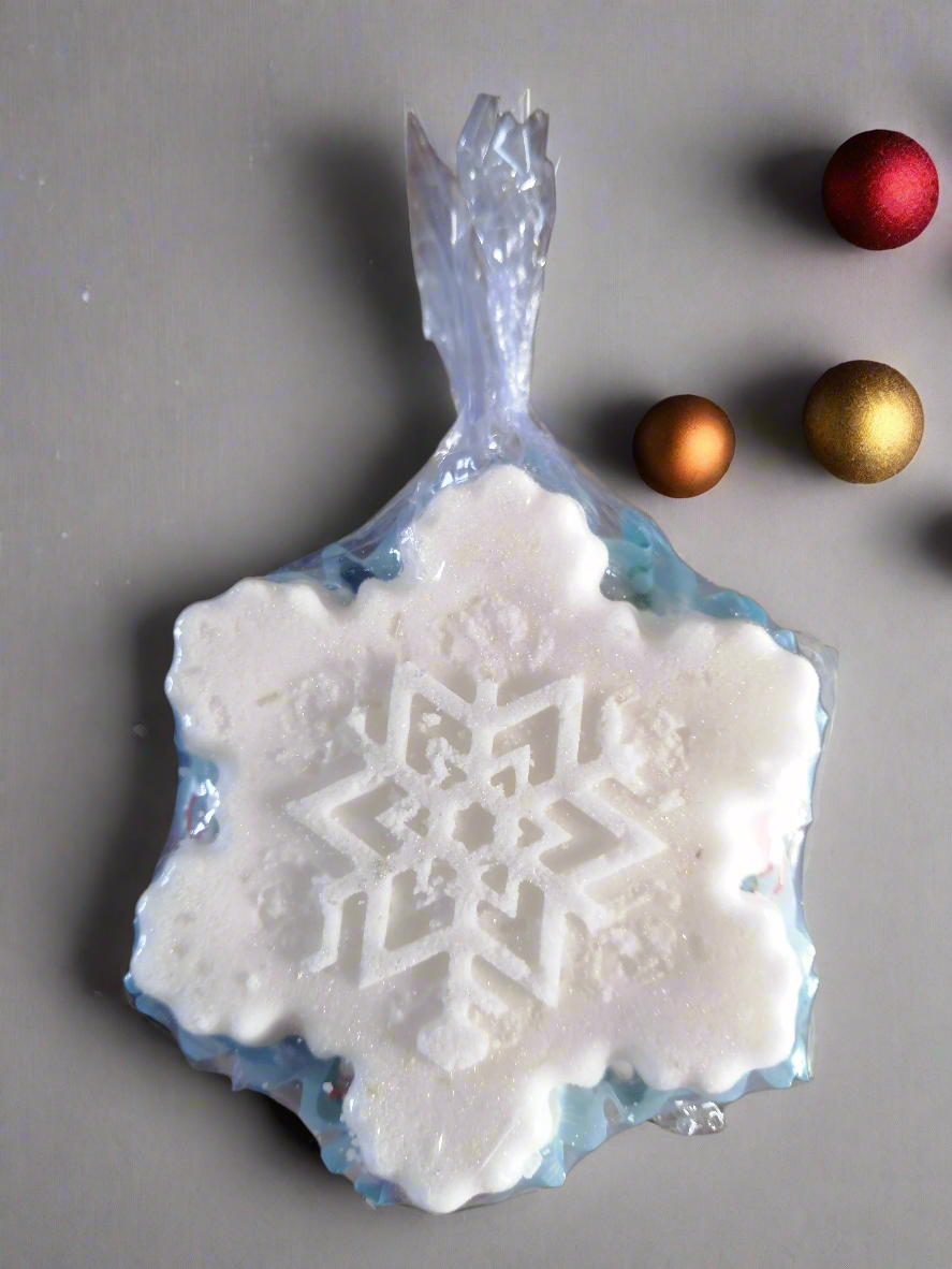 Christmas snowflake bathbomb (hang in 🎄) Ornaments