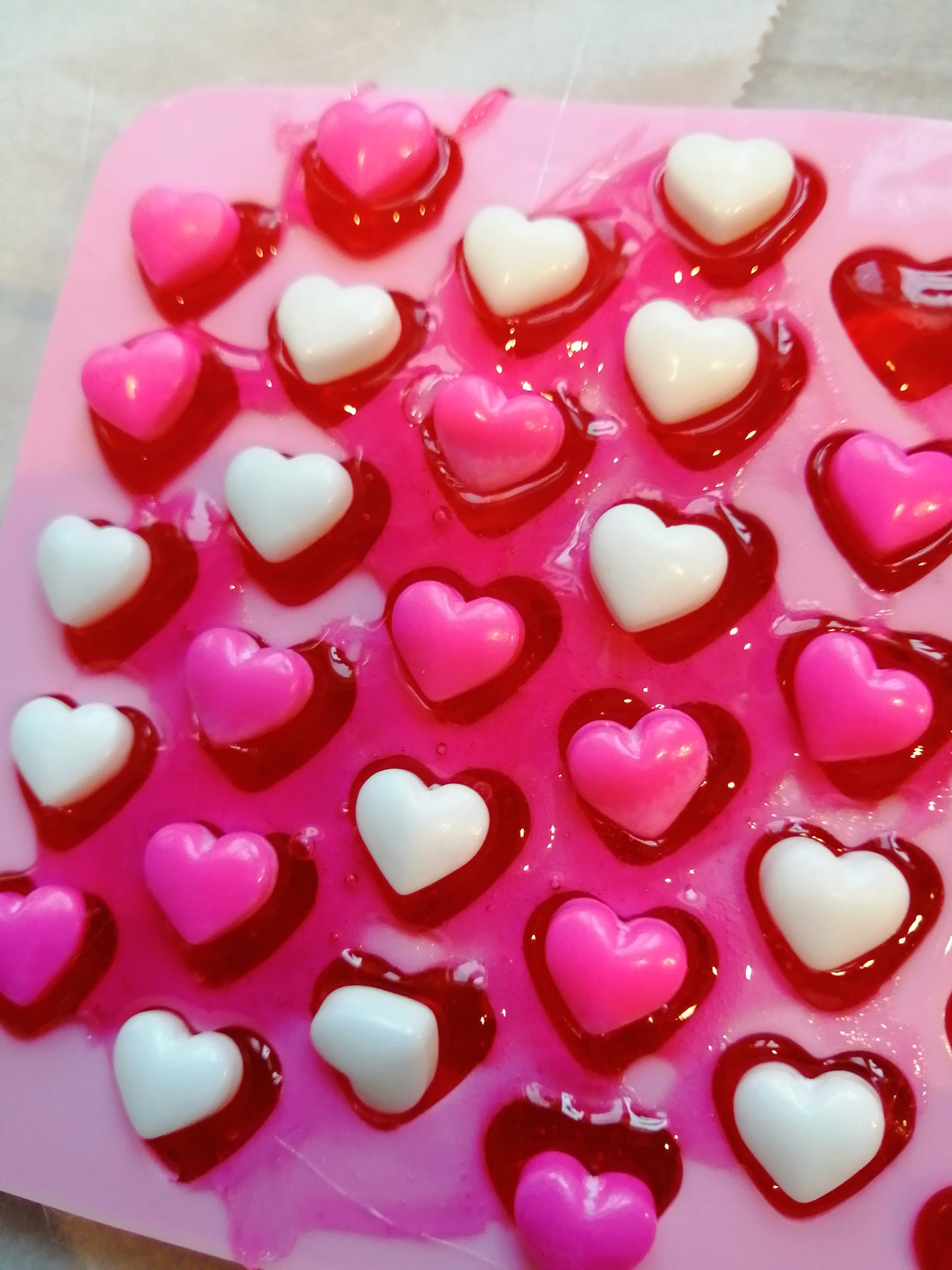 "Share the LOVE" Cinnamon heart candy (box 30 pces)
