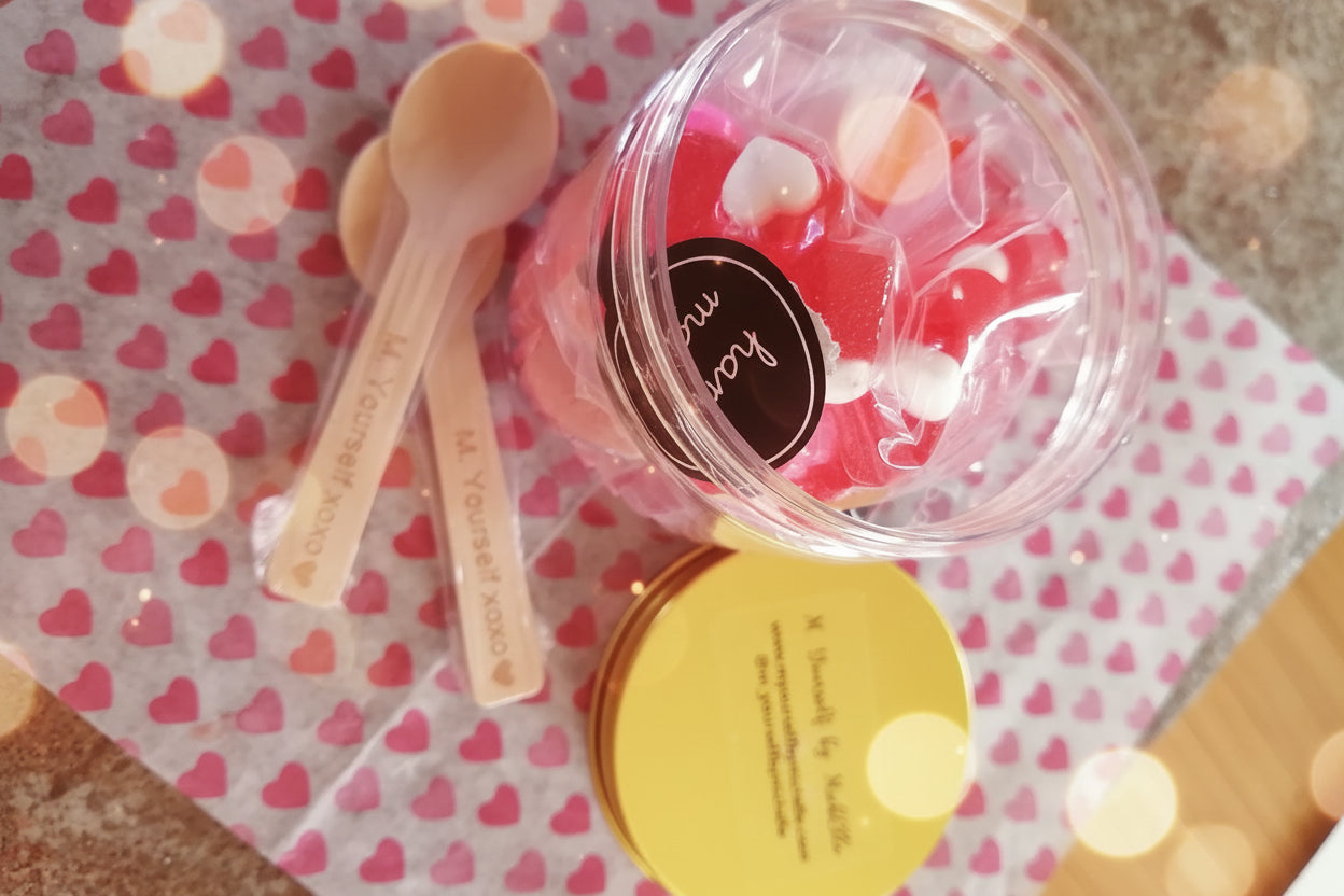 "Share the LOVE" Cinnamon heart candy (box 30 pces)
